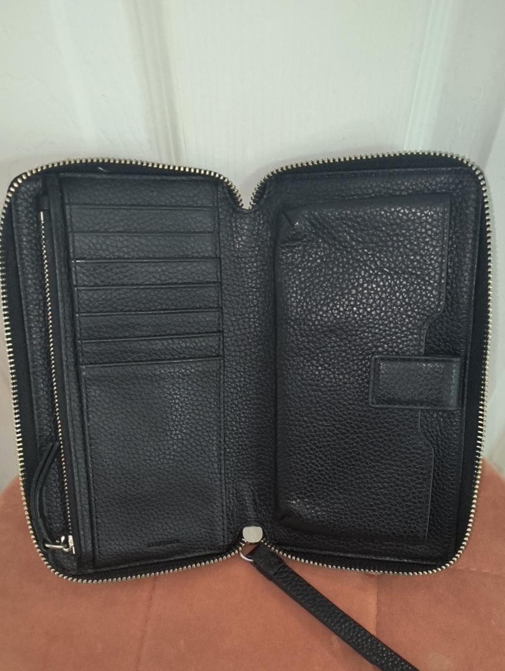 Allsaints Fetch Leather Phone Wristlet - Picture 5 of 10